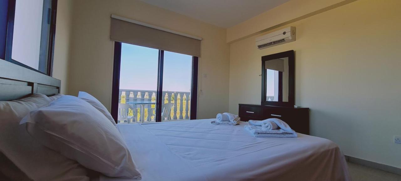 Stay Trinity Beach Apts Paralímni Eksteriør bilde