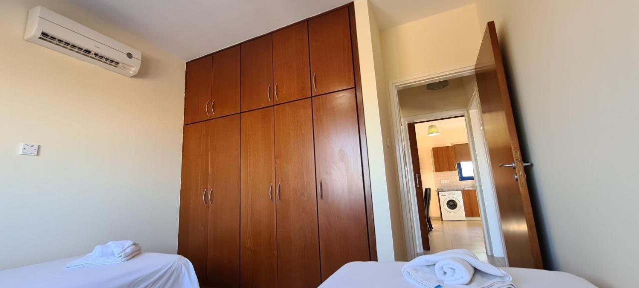 Stay Trinity Beach Apts Paralímni Eksteriør bilde