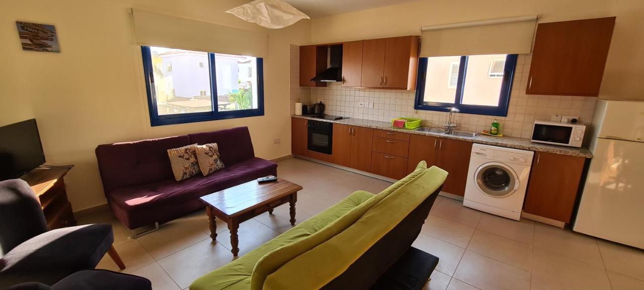 Stay Trinity Beach Apts Paralímni Eksteriør bilde