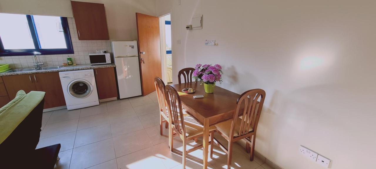 Stay Trinity Beach Apts Paralímni Eksteriør bilde