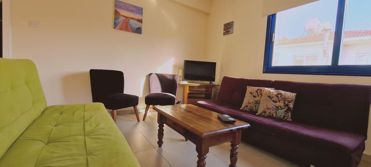 Stay Trinity Beach Apts Paralímni Eksteriør bilde